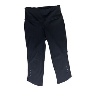 ⭐️ Old Navy black cropped workout leggings- size M petite